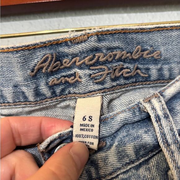 Vintage Y2K Abercrombie & Fitch Low Rise Slim Distressed Light Wash Jeans 6S - Picture 3 of 4